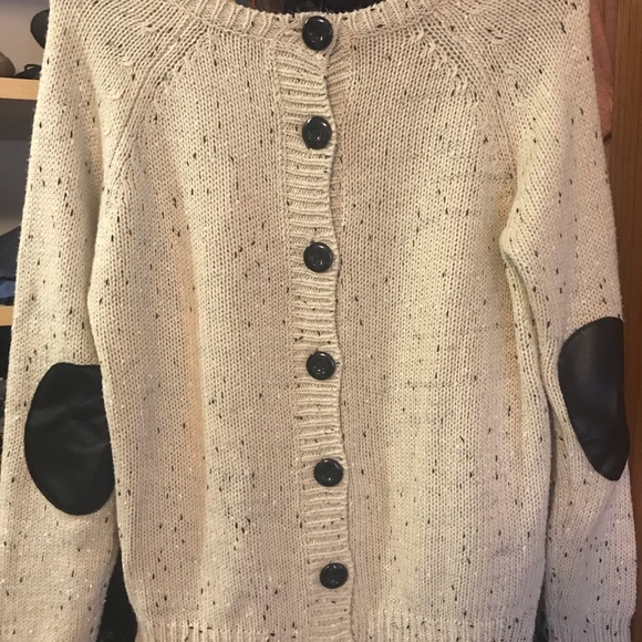 Speckled Cream Pullover Sweater w/ Leather Elbow Patches - Picture 2 of 5